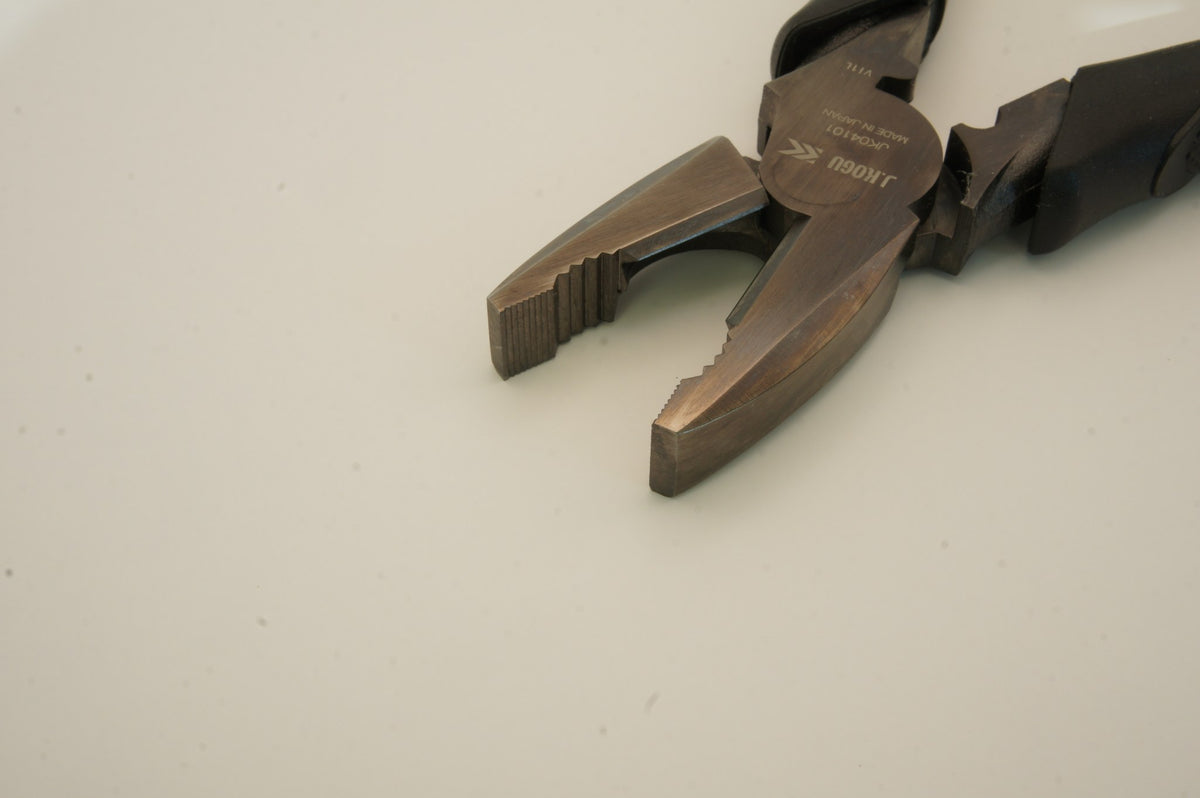 9" High Leverage Lineman's Pliers With Crimping